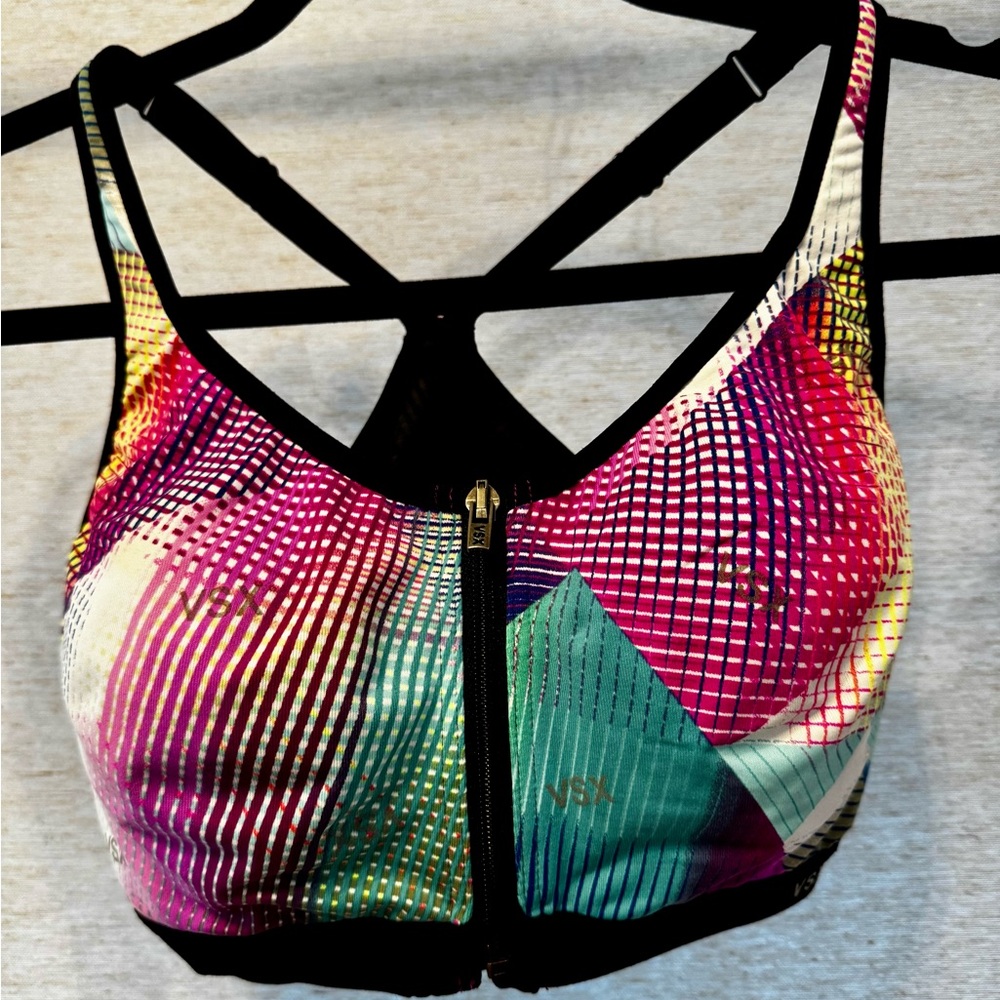 VS Colorful Geometric Sports Bra